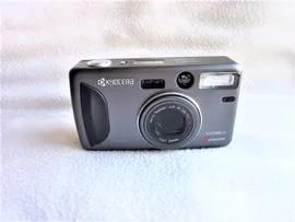 YASHICA T ZOOM CARL ZEISS VARIO TESSAR 28-70 mm T*