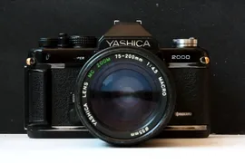 Yashica FX3 Super 2000 + Yashica Lens MC Zoom 75-200 mm f/4.5