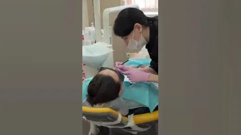 Отбеливание зубов ZOOM.