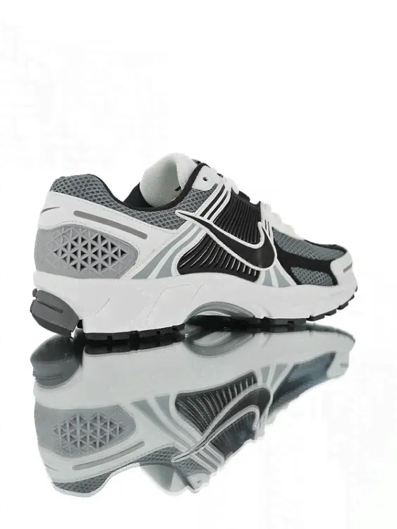 Nike Zoom Vomero 5 SP