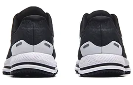 Кроссовки черно-белые женские Nike Air Zoom Vomero 13